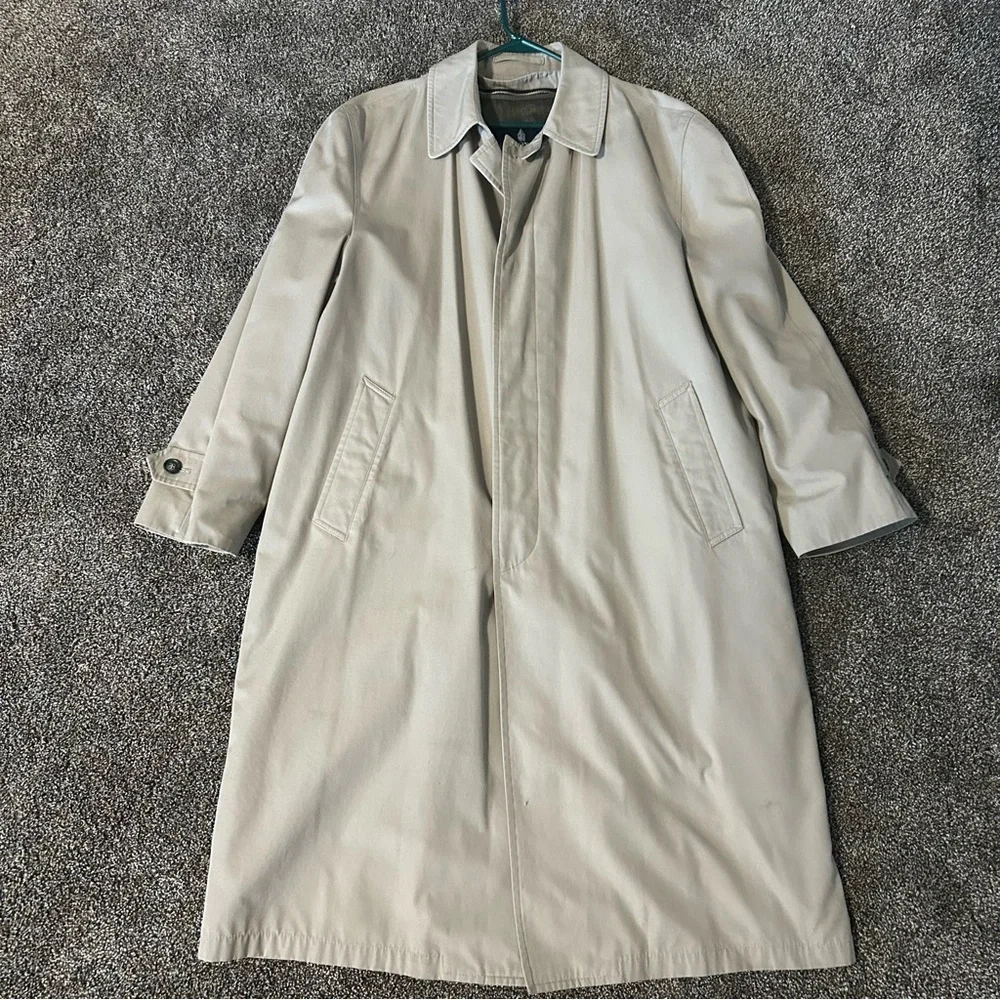 London Fog men’s 42 Regular Classic tan trench coat fall layer classic preppy